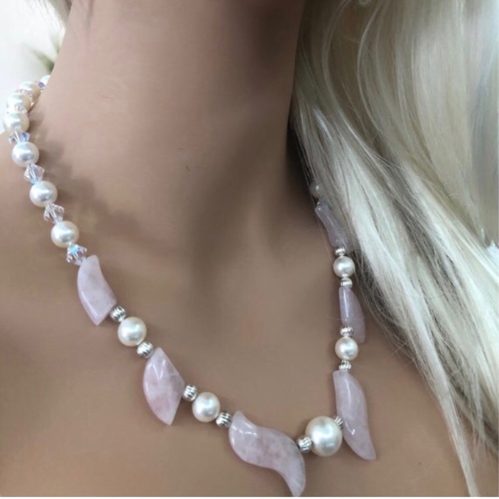 NWT Rose Quartz Crystal Necklace Set - Picture 8 of 9